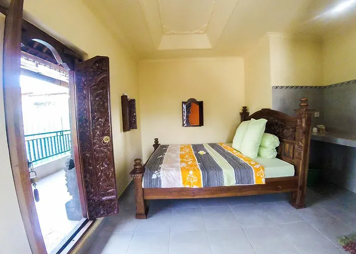 Shiva House 3*